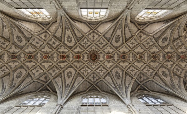 Flyermittelschiff01 500